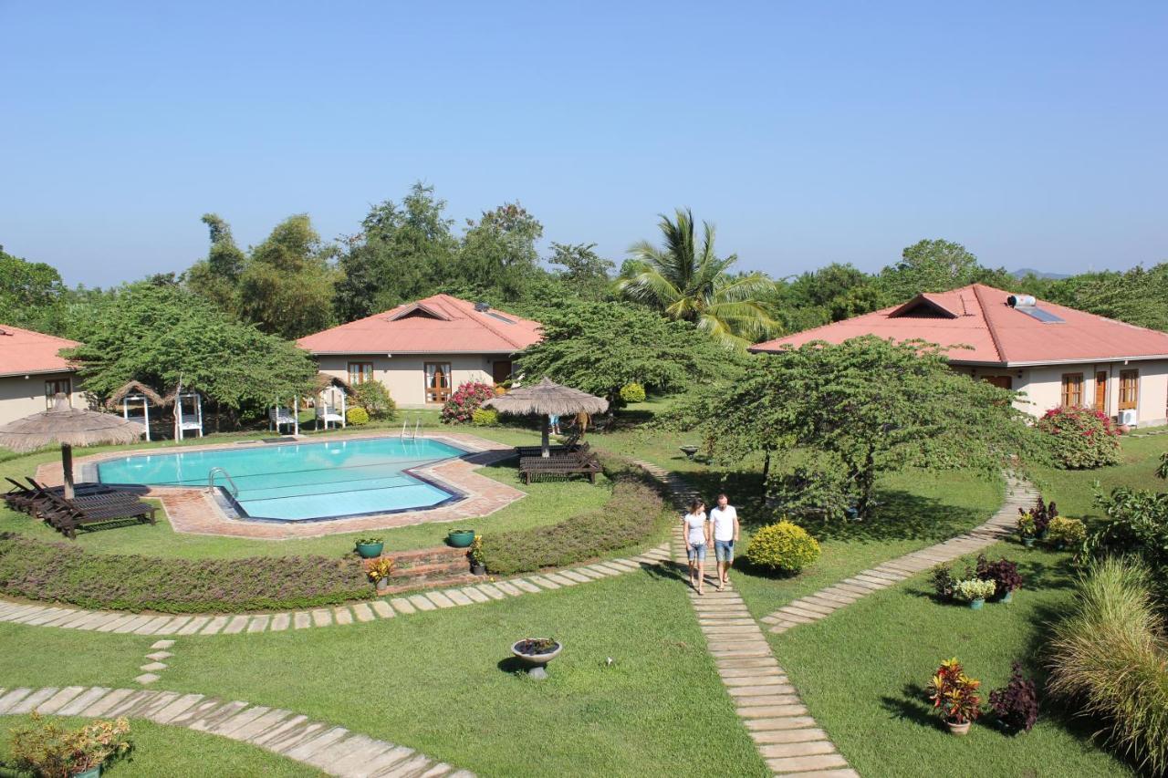 Hibiscus Garden Hotel تيساماهاراما المظهر الخارجي الصورة