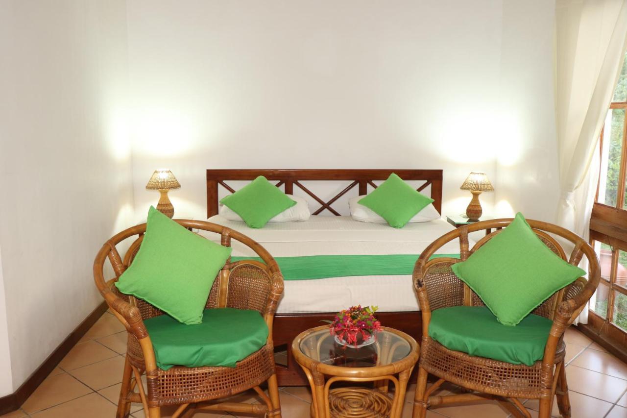 Hibiscus Garden Hotel تيساماهاراما المظهر الخارجي الصورة